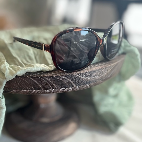 Privé Revaux Girl Boss Oversized Sunglasses – Tortoise Brown - Picture 5 of 8
